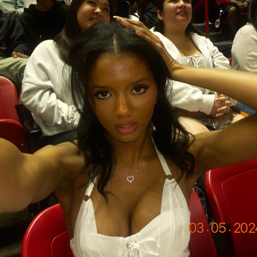 Meet your Posher, Najah